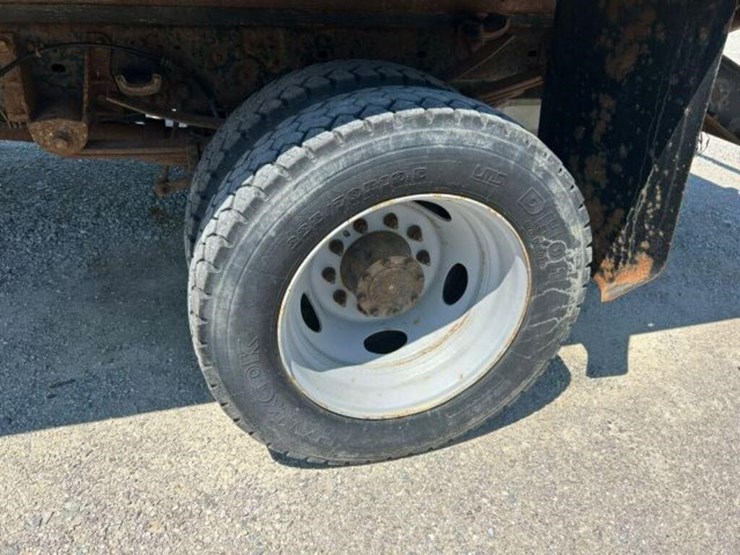 2009-ford-f550-image-56