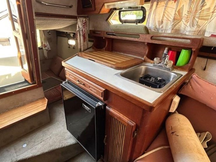 1988-doral-cavalier-24-ft-cabin-cruiser-2dba1303c8-image-77