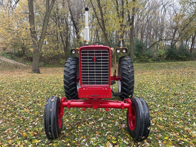 1970-farmall-544-hydro-diesel-row-crop-golden-demonstrator-image-2