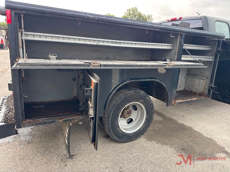 2007-chevrolet-3500-image-19