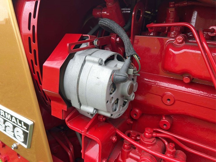 1970-farmall-826-diesel-row-crop-golden-demonstrator-image-65