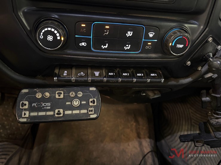 2018-chevrolet-silverado-3500-image-37