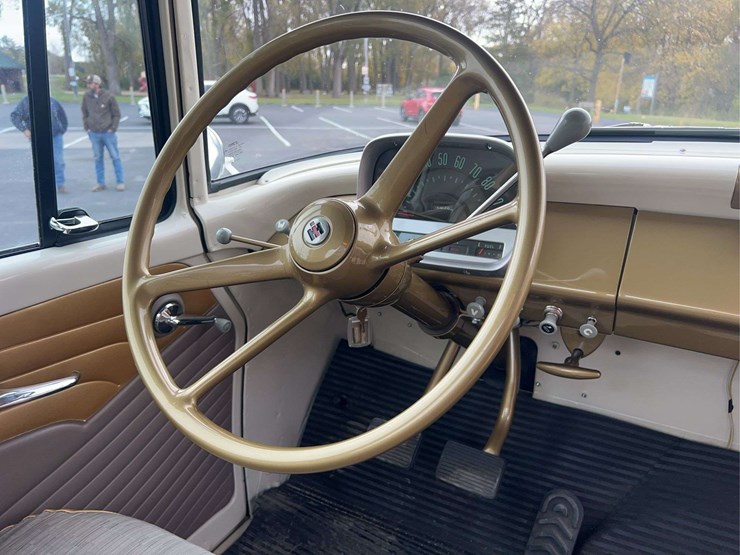 1957-international-a100-image-87
