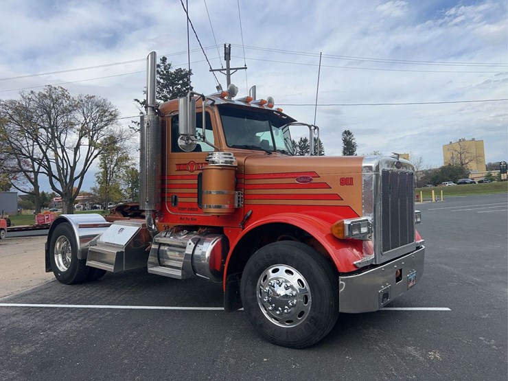 2006-peterbilt-379-image-8