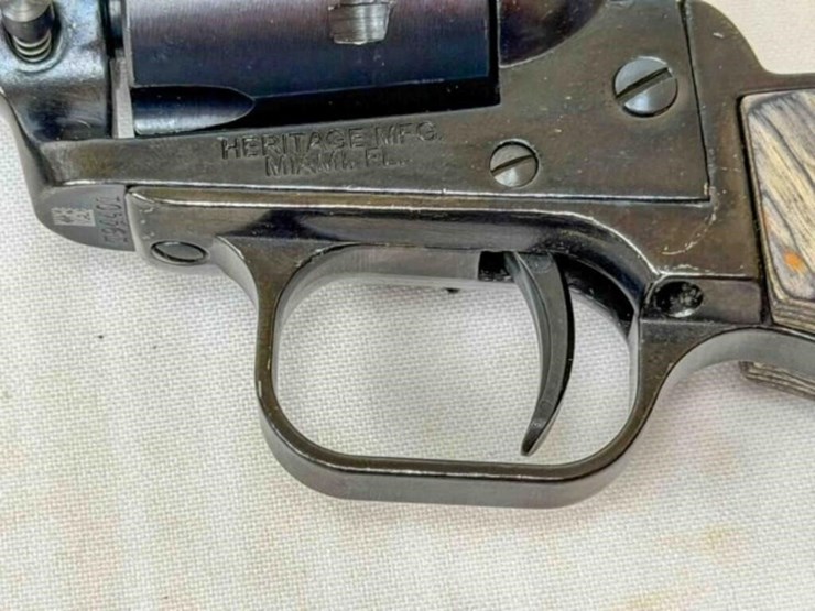 heritage-rough-rider-22/22mag-revolver-image-11