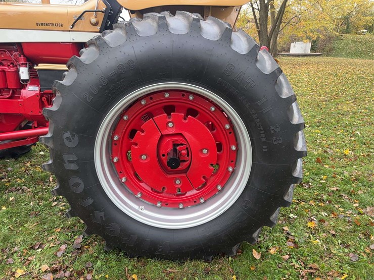 1970-1456-farmall-row-crop-mfwa-golden-demonstrator-image-85