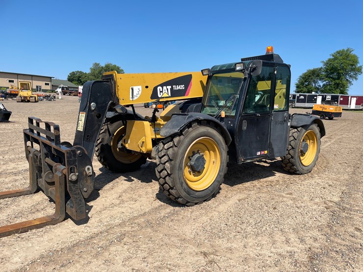 2014-caterpillar-tl642c-image-2