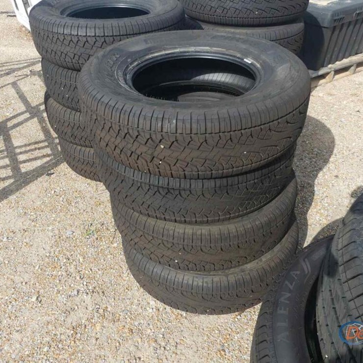 (4) PIRELLI SCORPION 265/70R17 TIRES