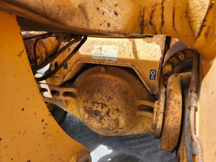 2011-liebherr-l586-image-49