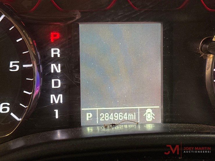 2015-chevrolet-silverado-2500-image-40