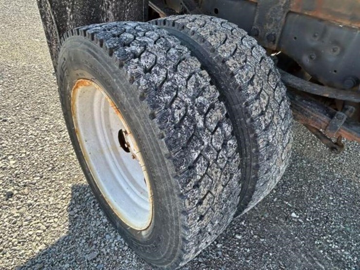 2012-ford-f550-xl-image-81