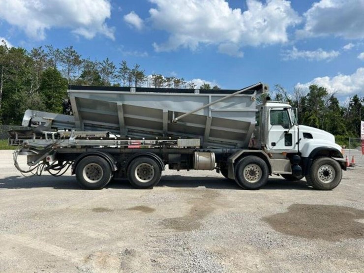 2005-mack-700-t/a-t/a-stone-slinger-truck-1m2ag11c-image-5