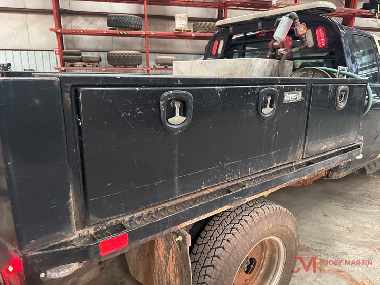 2018-chevrolet-silverado-3500-image-18