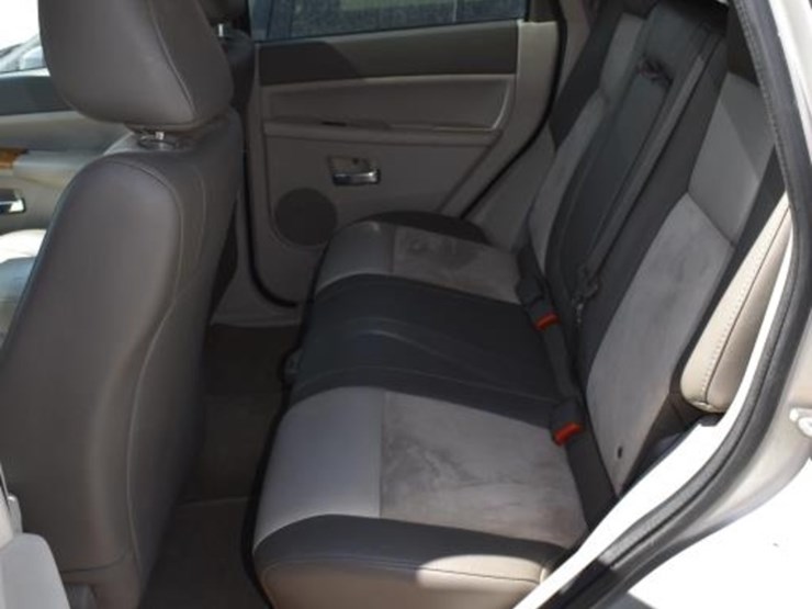 2009-grand-cherokee-4x4-(motor-tapping)-(vin-#-1j8gr58k69c527617)-(showing-image-7