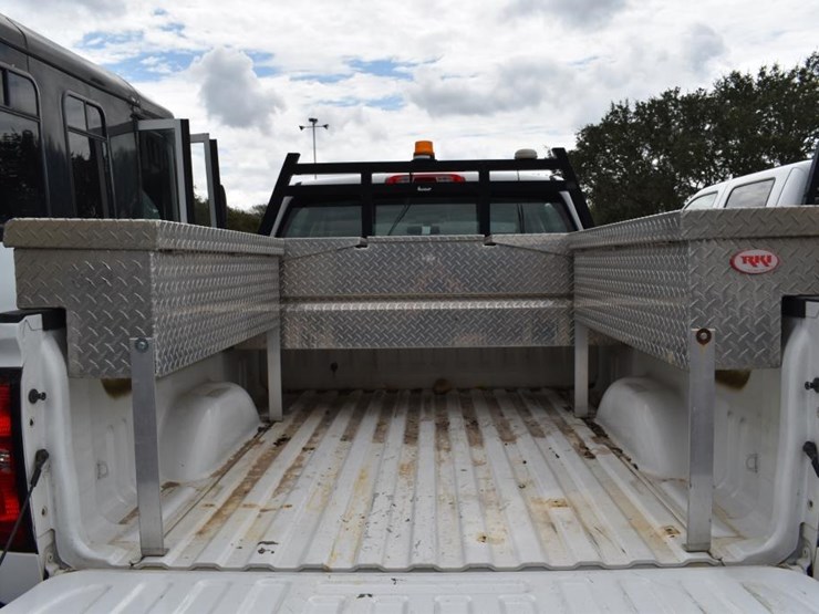 2017-chevrolet-1500-image-5