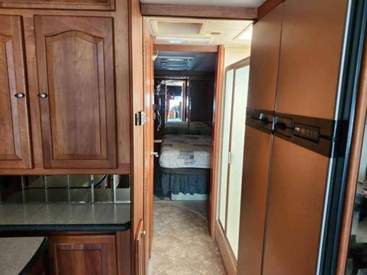 2006-allegro-bus-class-a-motorhome-400abus0d6j0072-image-51