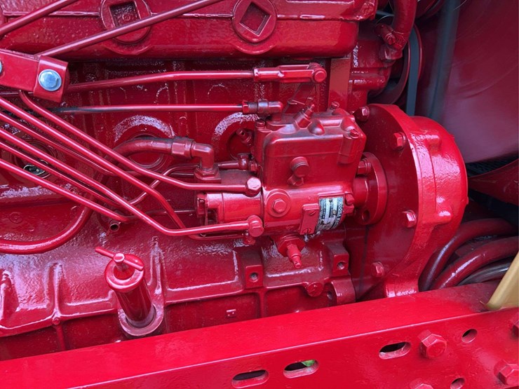 1970-656-farmall-hydro-diesel-row-crop-golden-demonstrator-image-24