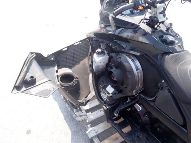 2021-ski-doo-renegade-x-850-snowmobile-2bpsumj6mv0-image-18