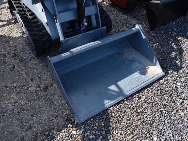 ssl1200-mini-skid-steer-(diesel)-(serial-#-06352a)-(k)-image-3
