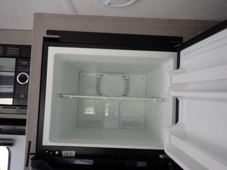 new-non-current-2024-coleman-lantern-series-263bh-image-56