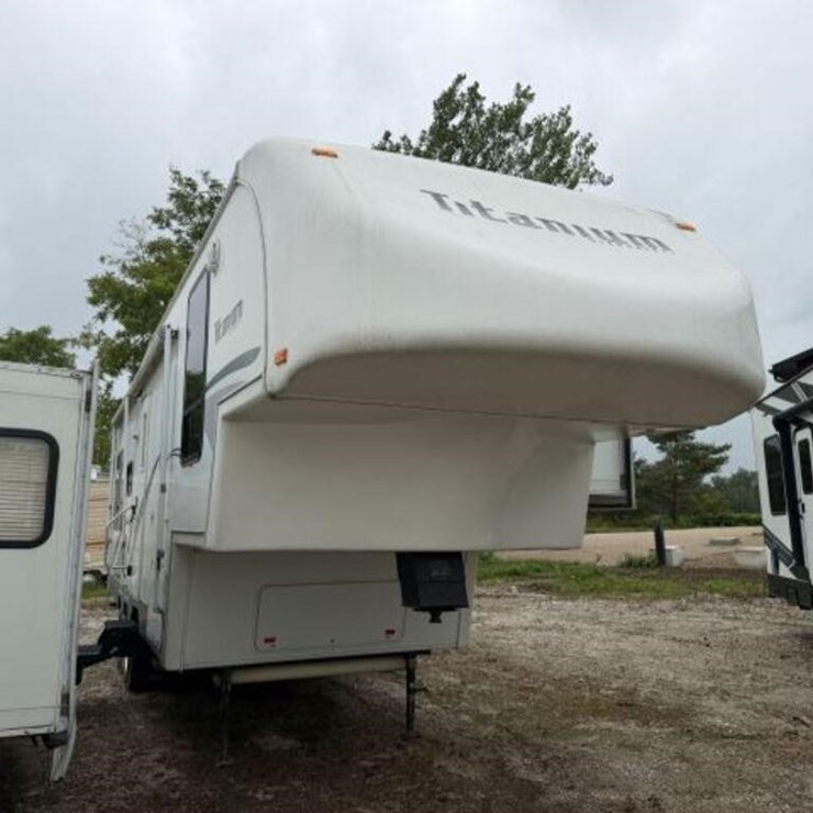 2006 Glendale Titanium 28E33DS T/A 5th Wheel 2GRFW
