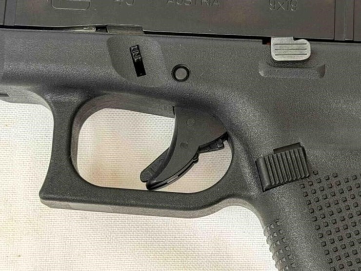 glock-model-45-9mm-pistol-image-7