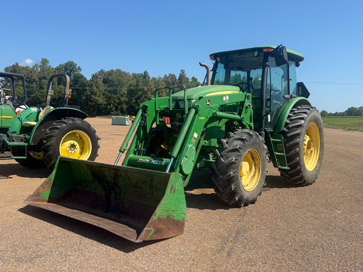 john-deere-6105d-image-3