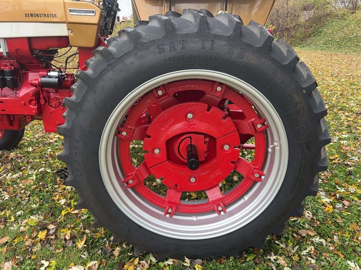 1970-farmall-544-hydro-diesel-row-crop-golden-demonstrator-image-80