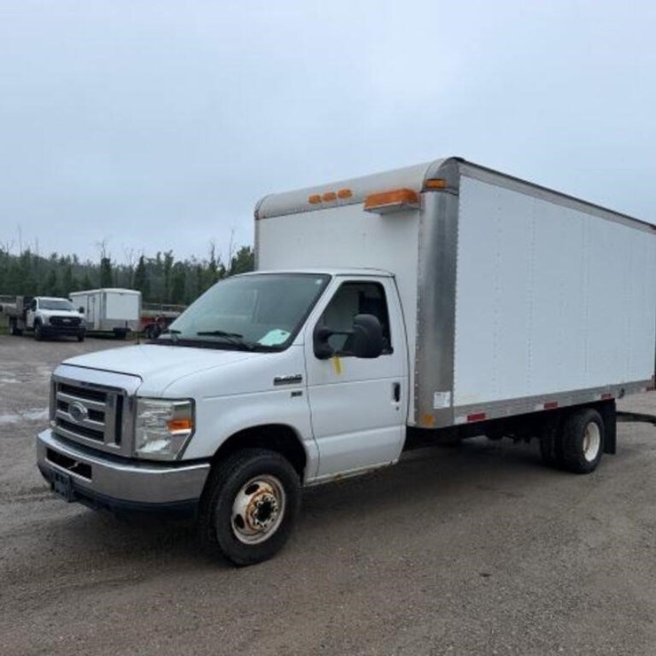 2014 FORD E450