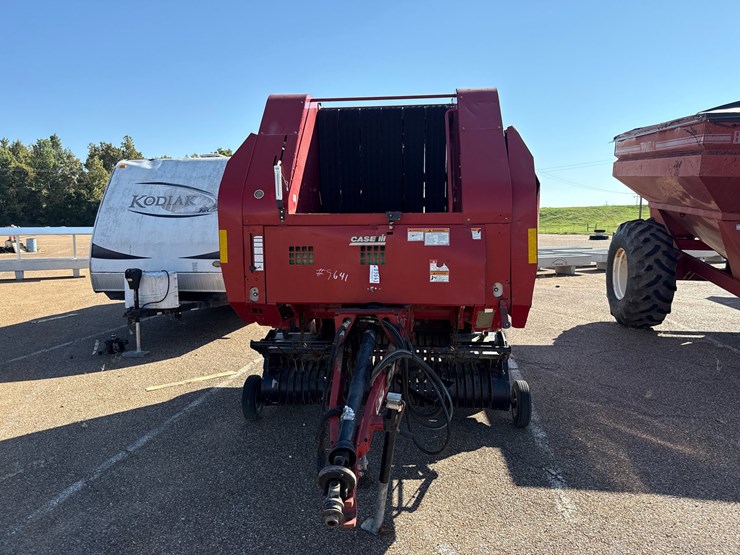 #9641-•-case-rbx463-round-baler-w/-net-wrap-image-2