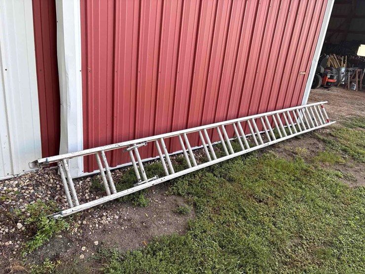 30ft-keller-aluminum-extension-ladder-image-1