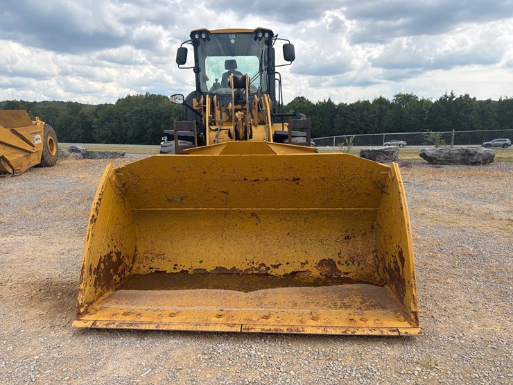 2015-caterpillar-924k-image-2
