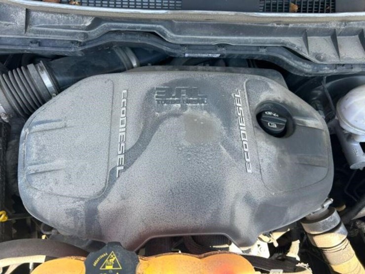 2019-ram-1500-slt-image-36