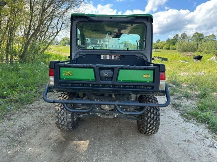 2020-john-deere-gator-image-6