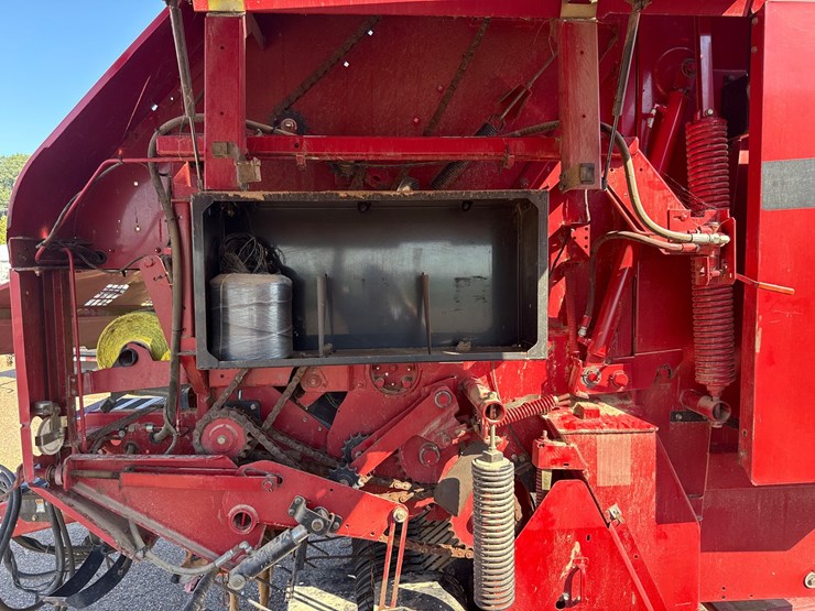 #9641-•-case-rbx463-round-baler-w/-net-wrap-image-9