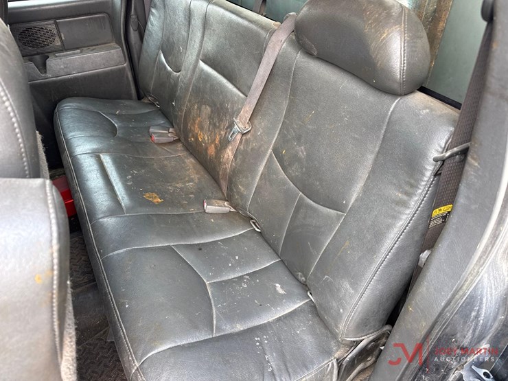 2006-chevrolet-3500-image-23