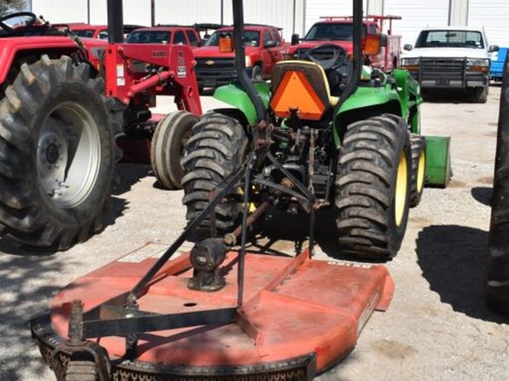 john-deere-3032e-image-4