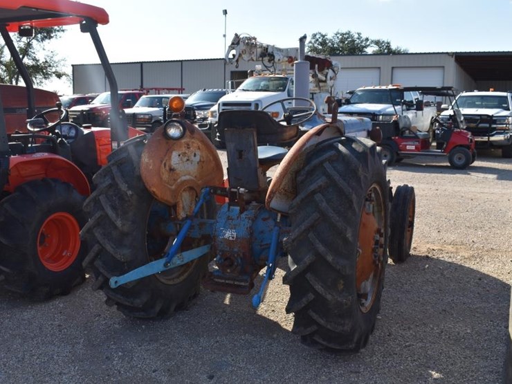 ford-3000-image-3