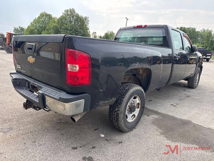 2011-chevrolet-silverado-2500-image-3