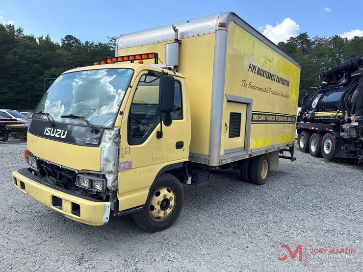 2004-isuzu-box-truck-image-6