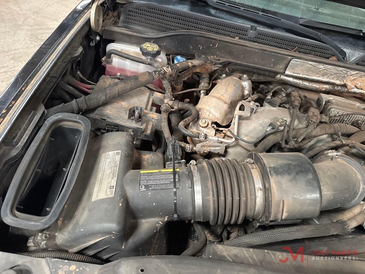 2018-chevrolet-silverado-3500-image-25