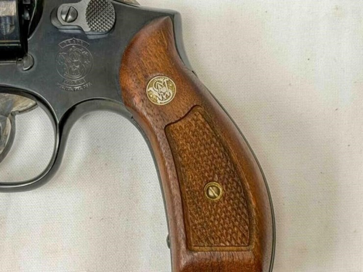smith-&-wesson-15-7-38-spec-revolver-image-14