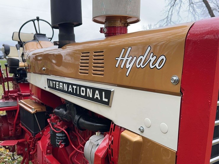 1970-1026-farmall-hydro-row-crop-golden-demonstrator-image-27