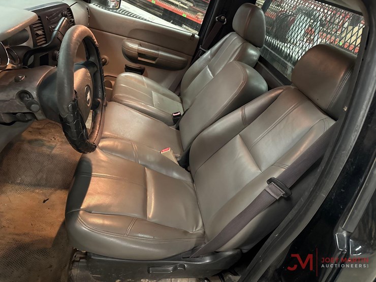 2008-chevrolet-silverado-2500-image-26