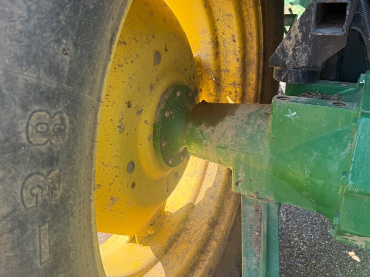 john-deere-6105d-image-23