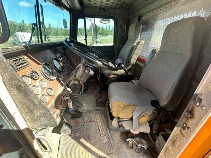 2001-kenworth-t800-image-31