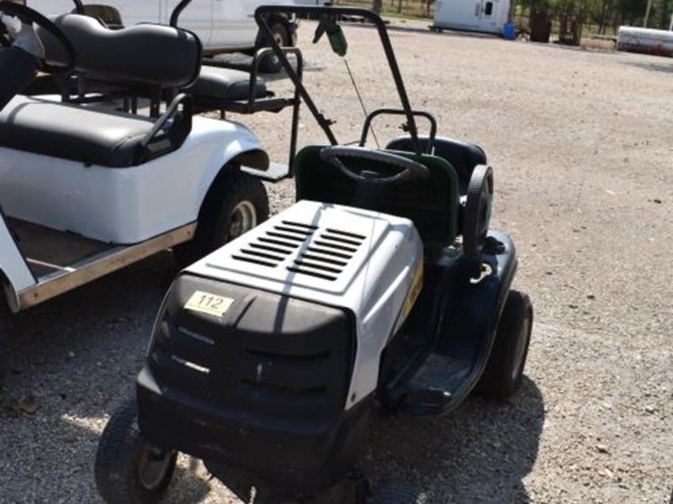 yard-man-tractor-w/-fertilizer-spreader-(serial-#-1c030b40206)-(k)-image-2