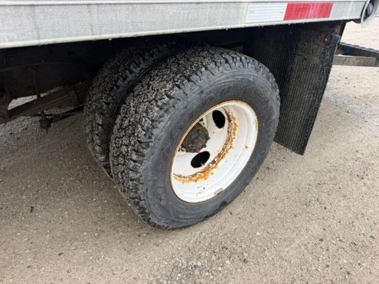 2014-ford-e450-image-35