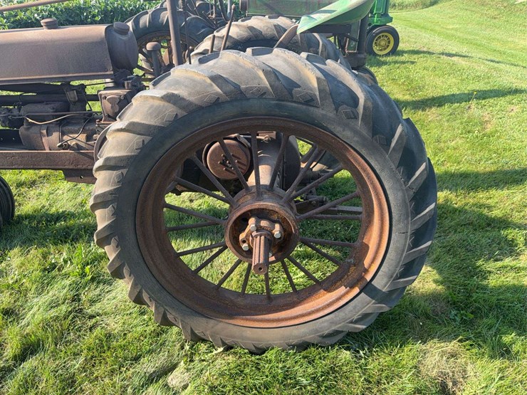 john-deere-b-image-14