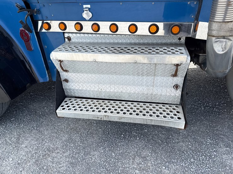 caterpillar-c15-image-25